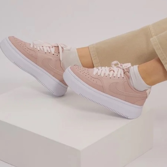 WOMEN'S COURT VISION ALTA PLATFORM SNEAKERS IN PINK/WHITE - Picture 2 of 9